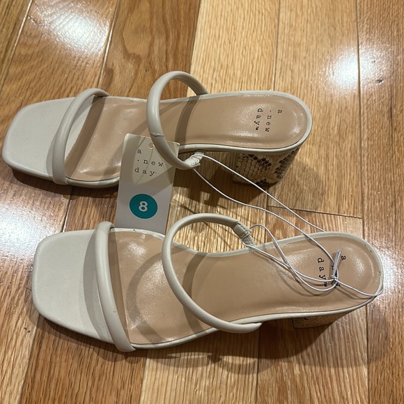 NWT snakeskin heeled sandals - Picture 2 of 5